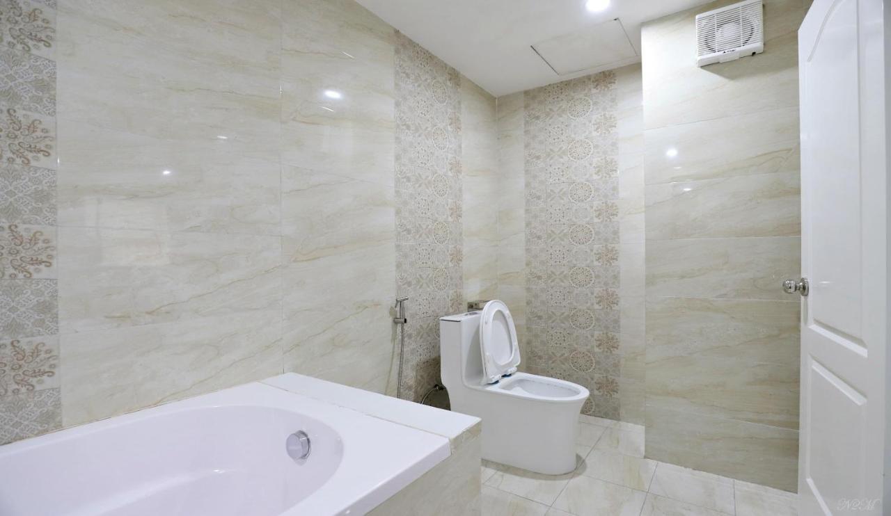 Luxe Paradise Residence 19 To Ngoc Van Hanoi Bagian luar foto